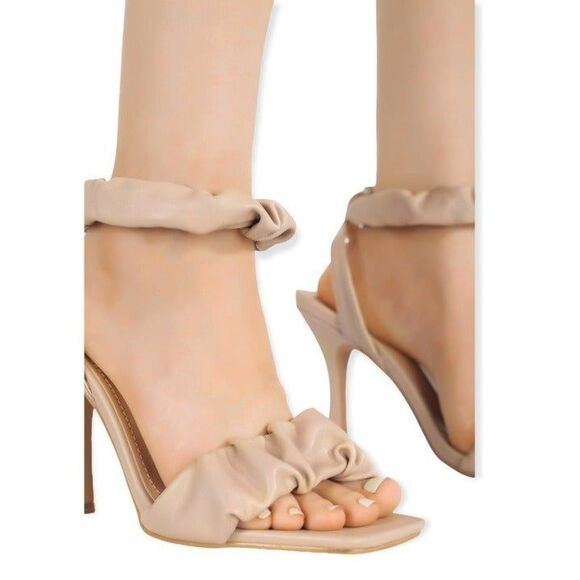 Cape Robbin OPALE RUCHED SANDAL HEELS in NUDE size 7.5 NEW - Picture 3 of 11